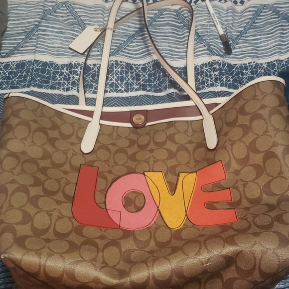 "LOVE" Coach - Picture 1 of 4